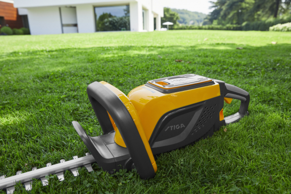 Аккумуляторные ножницы для живой изгороди Stiga SHT 500 AE KIT | 278302108/ST2